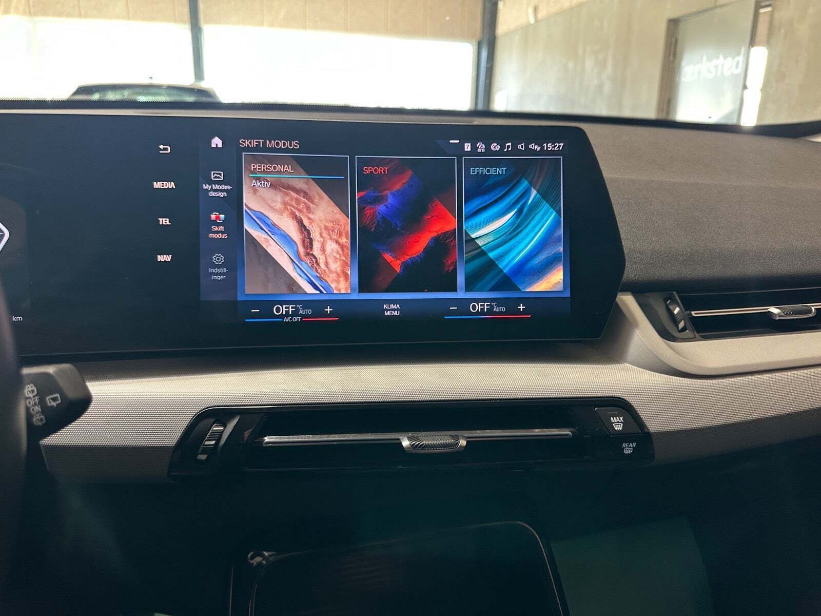 Sort BMW iX1 fra 2023