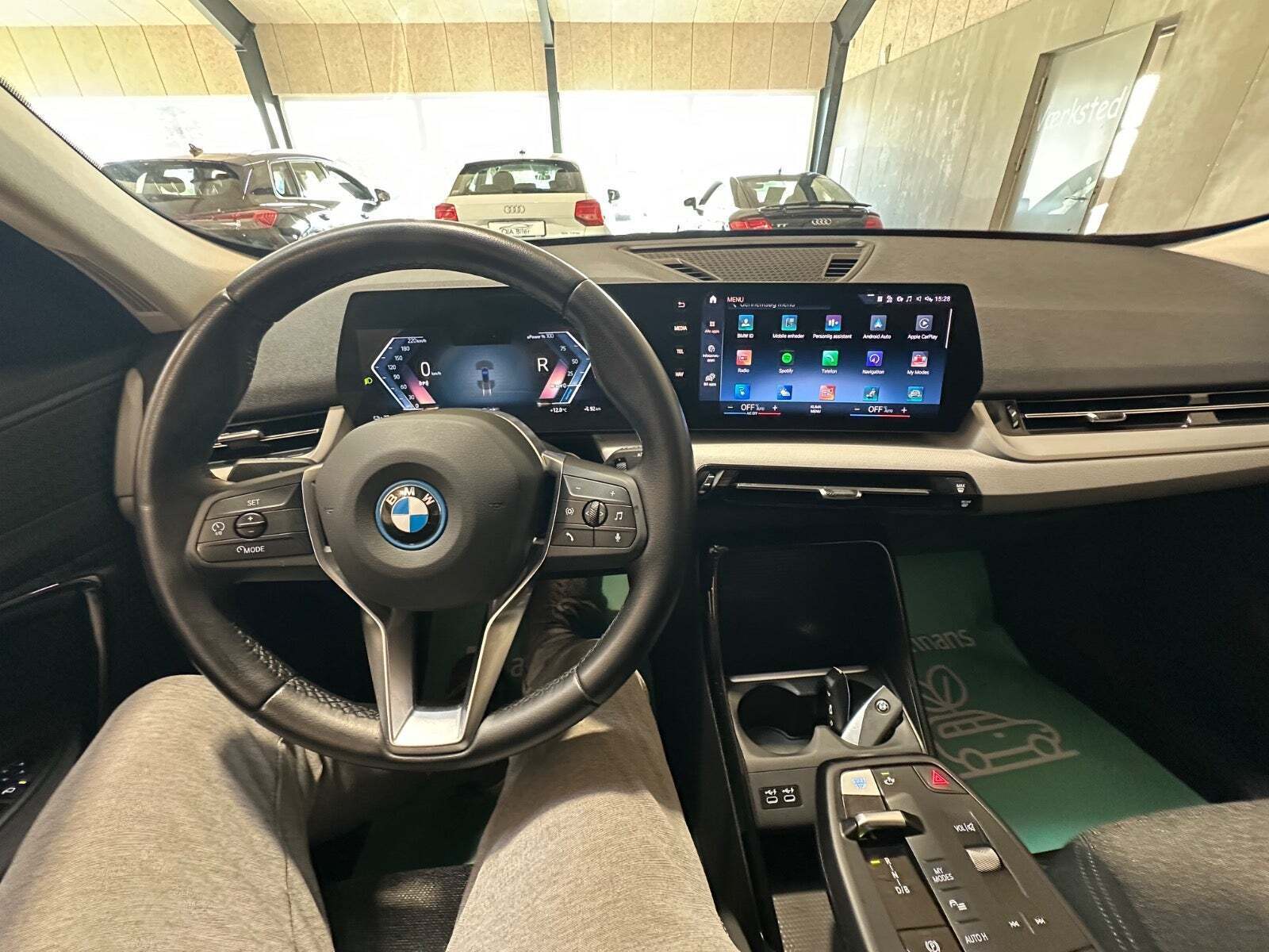 Sort BMW iX1 fra 2023