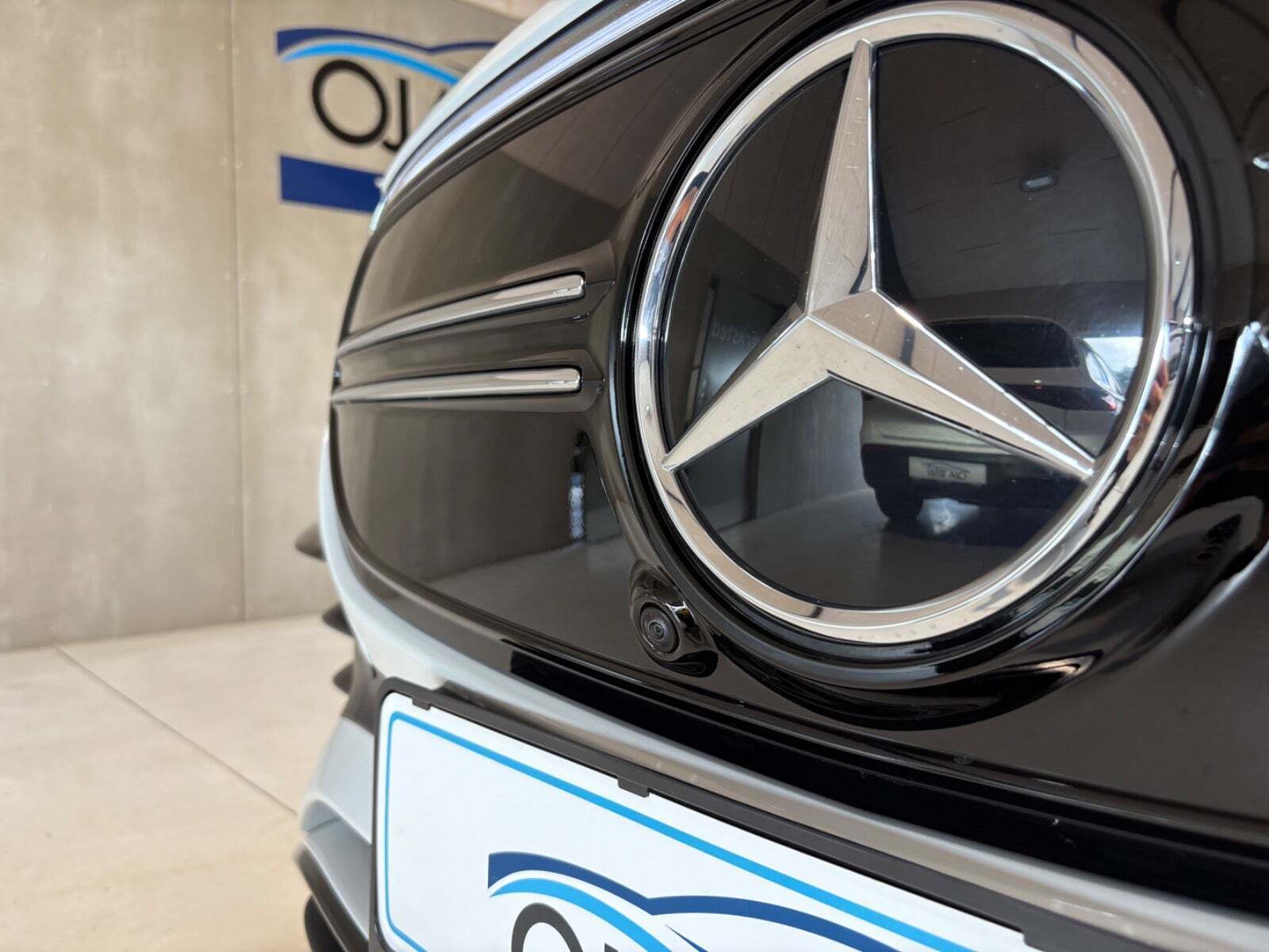 Hvid Mercedes EQA250+ fra 2023