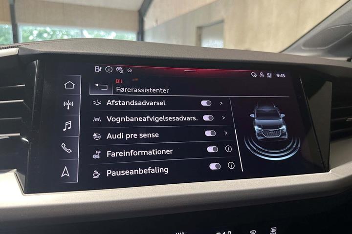 Sølv Audi Q4 e-tron fra 2023