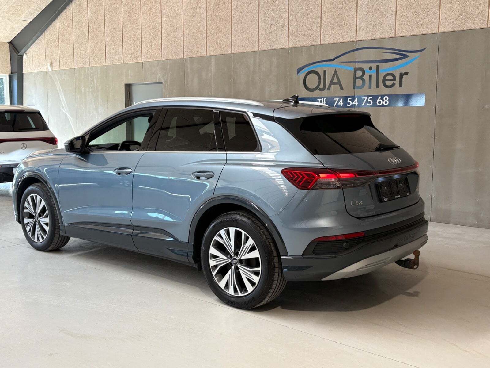 Blå Audi Q4 e-tron fra 2021