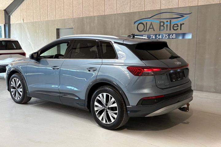 Blå Audi Q4 e-tron fra 2021