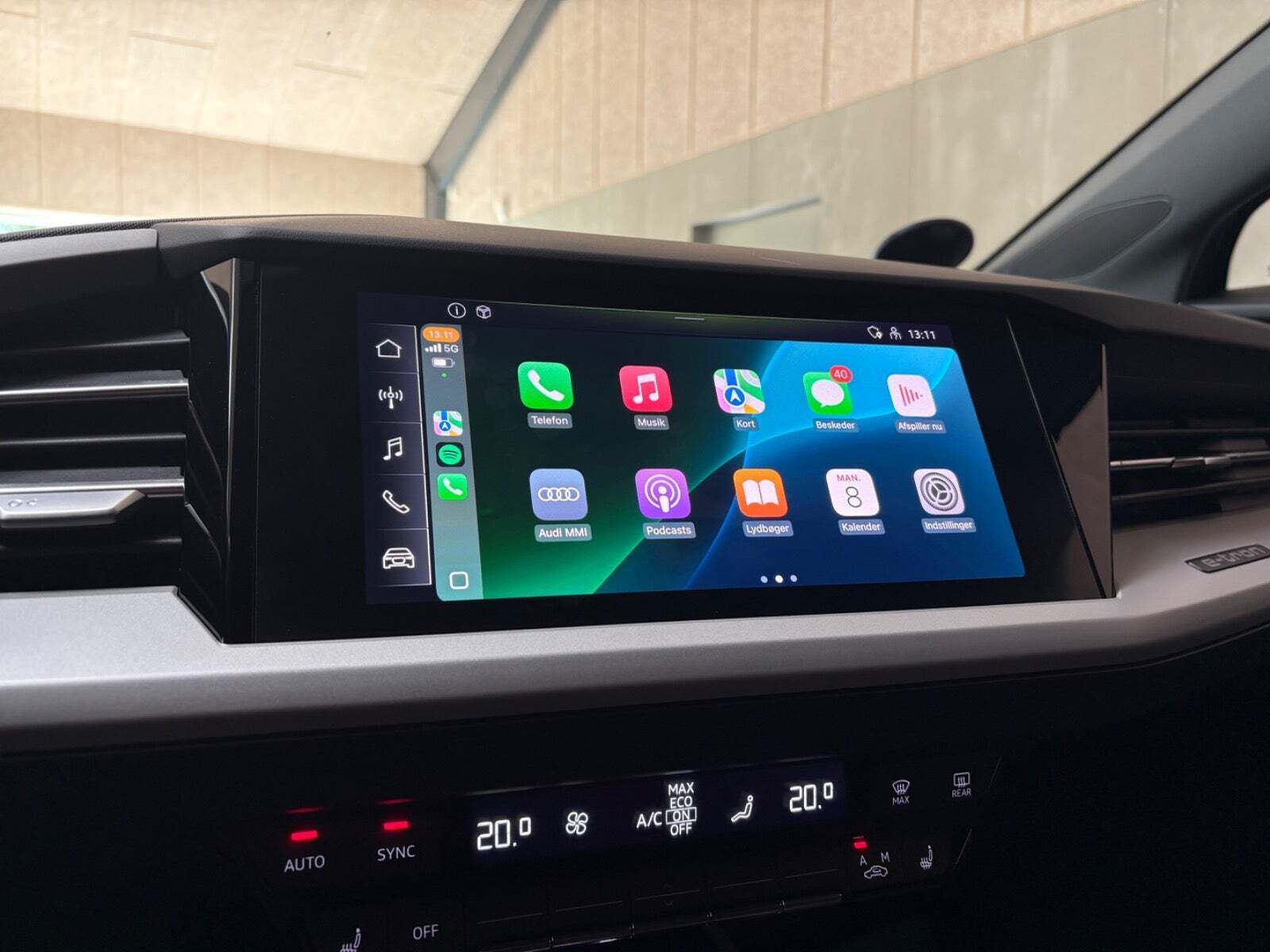 Blå Audi Q4 e-tron fra 2021