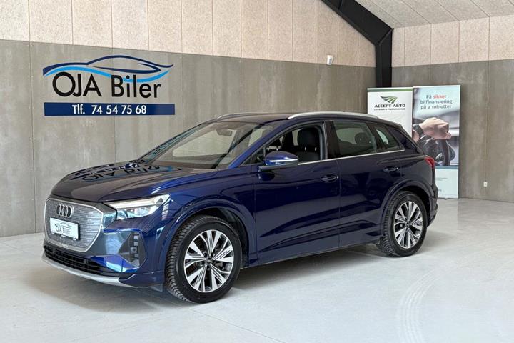 Blå Audi Q4 e-tron fra 2021 set udefra