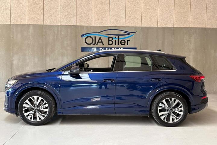 Blå Audi Q4 e-tron fra 2021