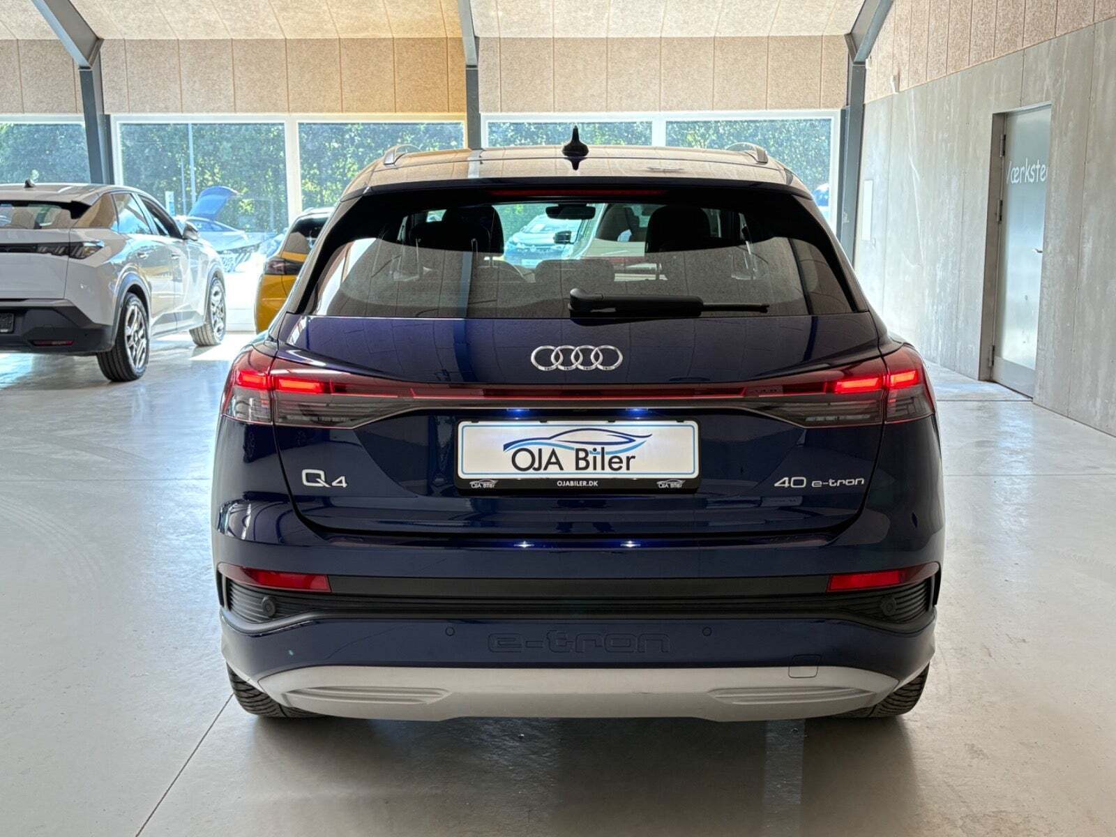 Blå Audi Q4 e-tron fra 2021