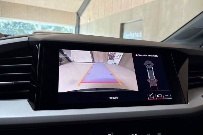 Blå Audi Q4 e-tron fra 2021