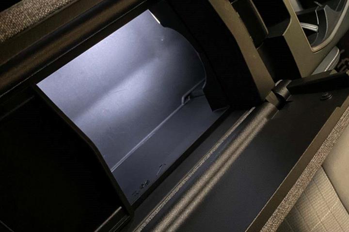 Hvid Peugeot e-3008 fra 2024
