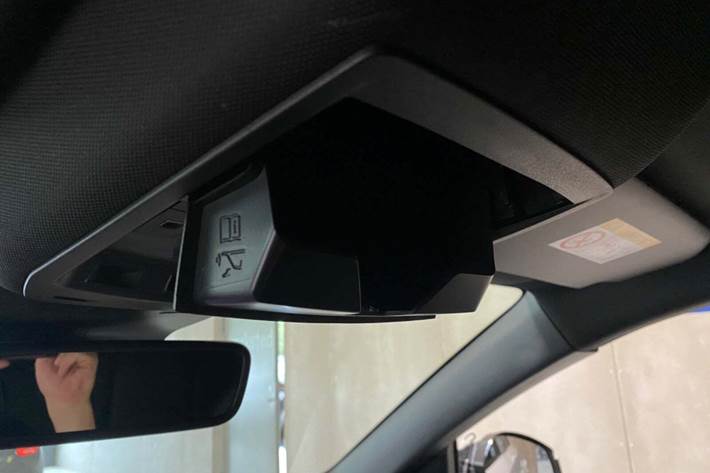 Hvid Peugeot e-3008 fra 2024