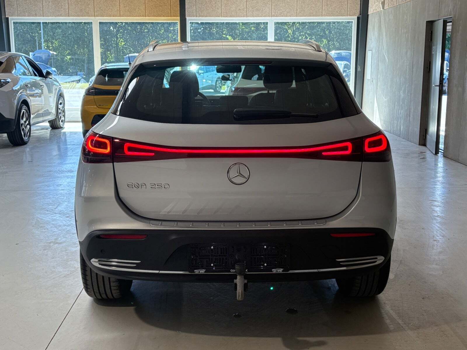 Mercedes EQA250