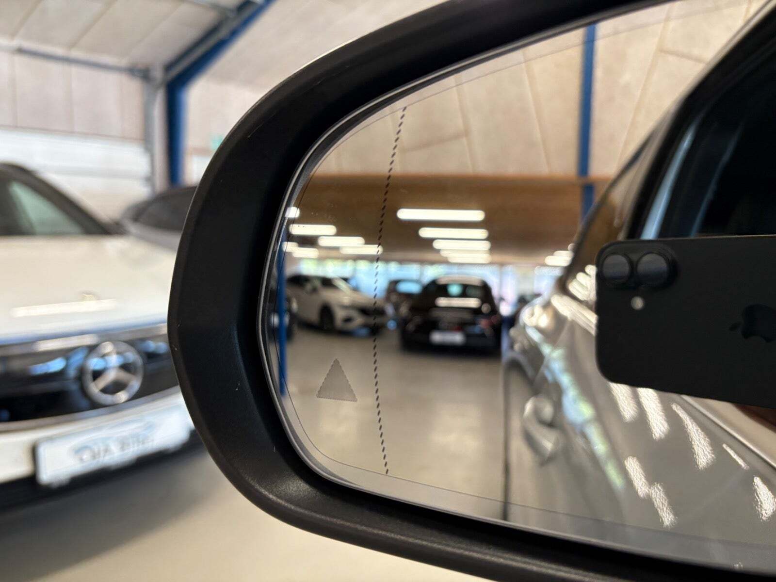 Sølv Mercedes EQA250 fra 2021