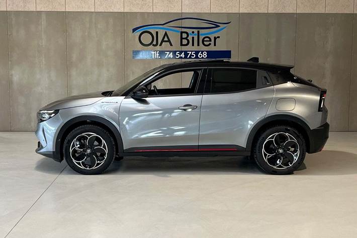 Grå Alfa Romeo Junior fra 2025