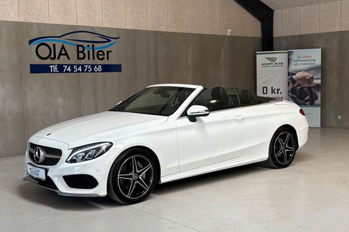 Hvid Mercedes C180 fra 2017 set udefra