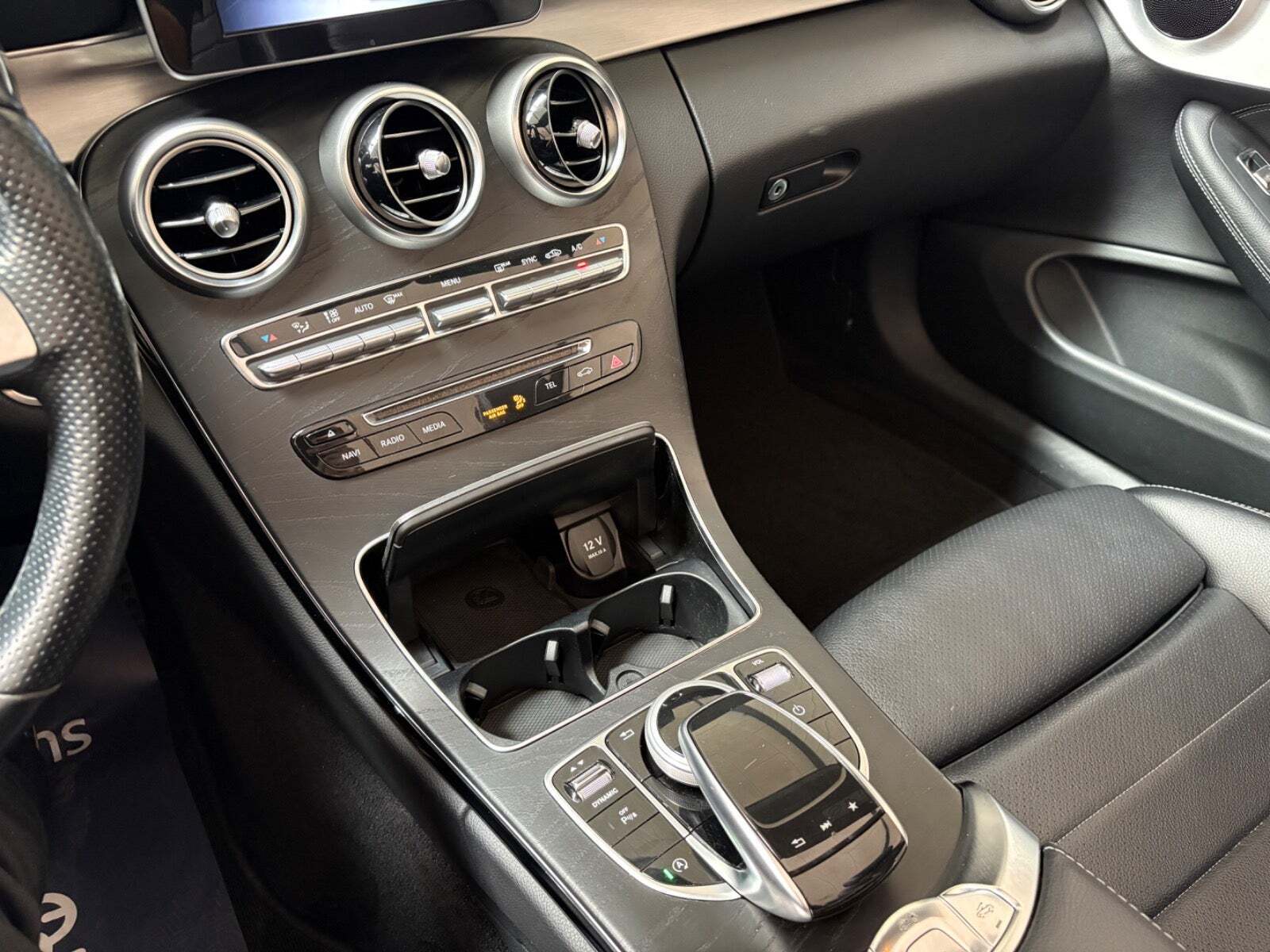 Hvid Mercedes C180 fra 2017