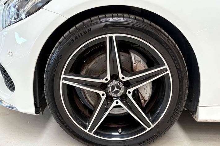 Hvid Mercedes C180 fra 2017