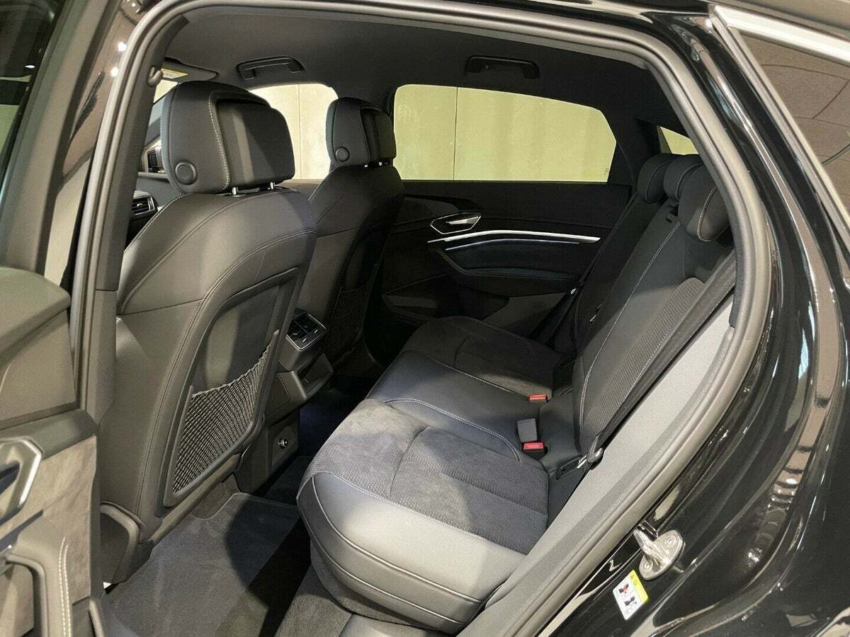 Sort Audi e-tron fra 2021