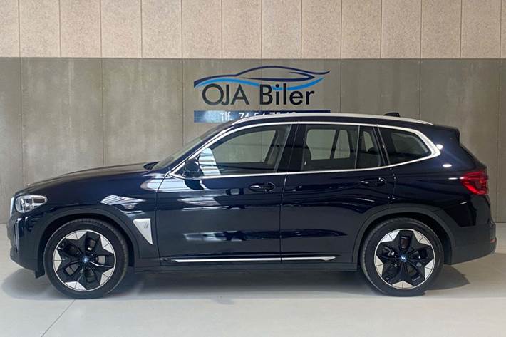 Sort BMW iX3 fra 2021
