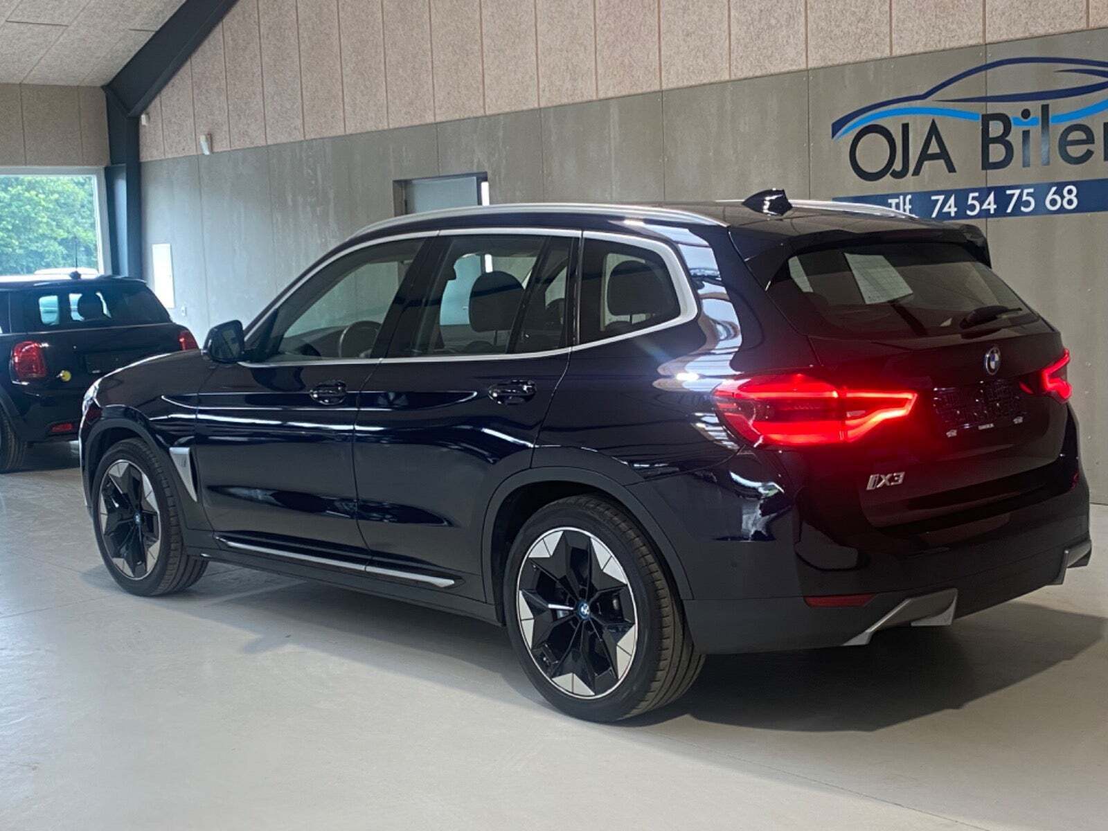 Sort BMW iX3 fra 2021