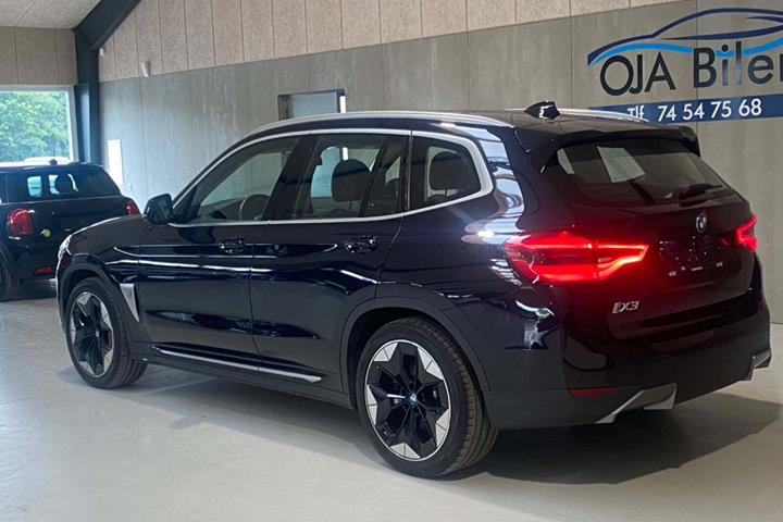 Sort BMW iX3 fra 2021