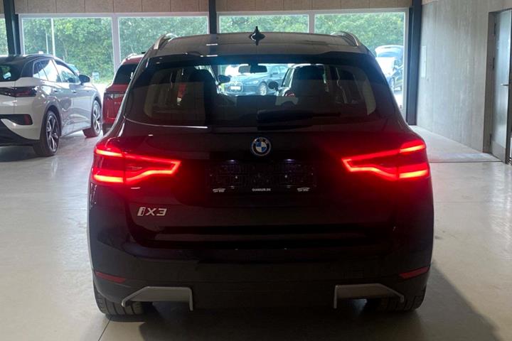 Sort BMW iX3 fra 2021