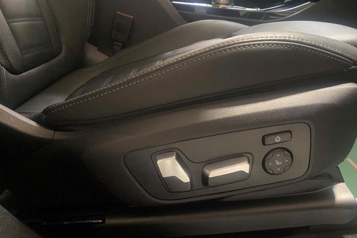 Sort BMW iX3 fra 2021