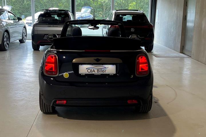 Sort Mini Cooper SE fra 2023