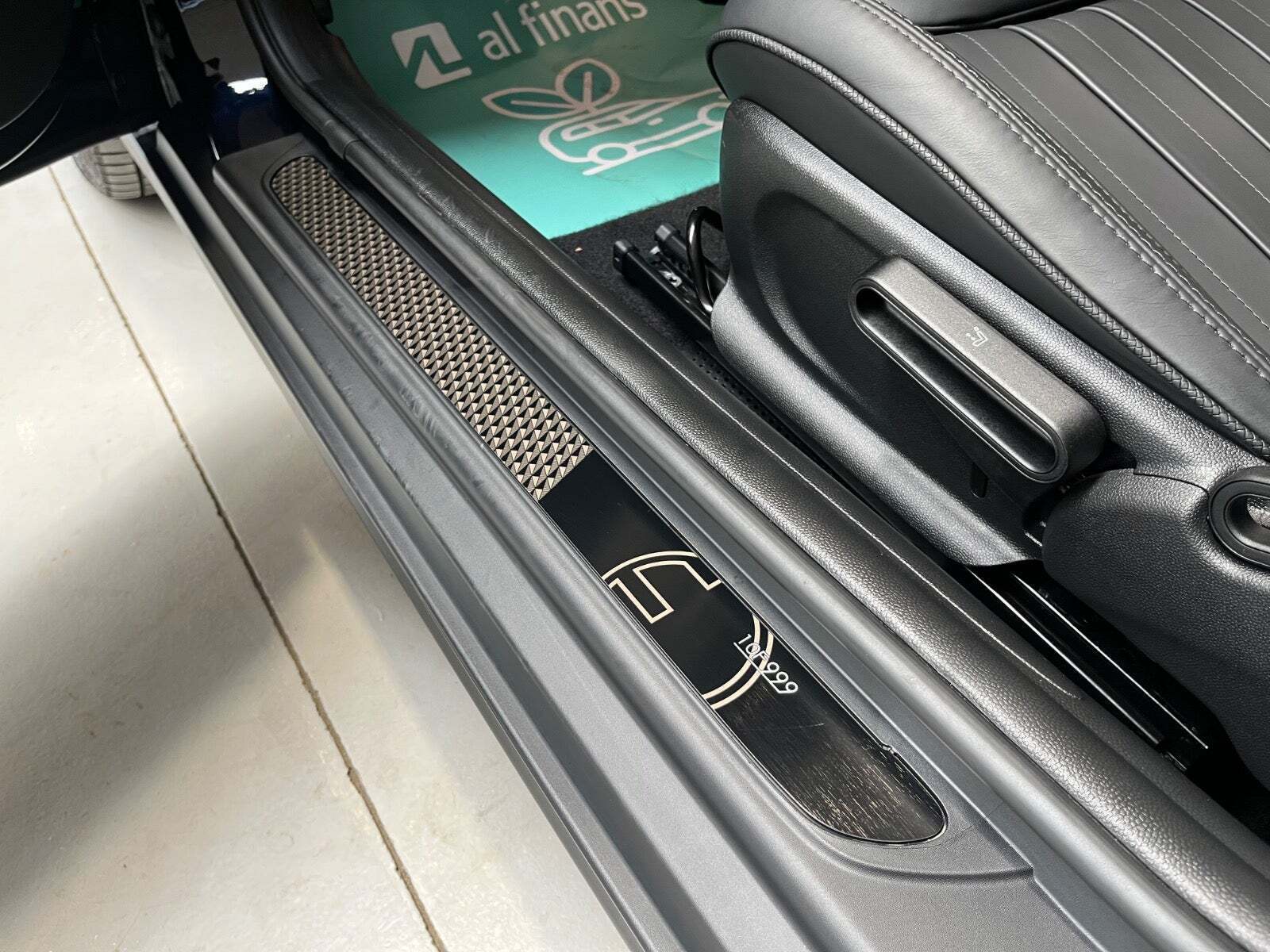 Sort Mini Cooper SE fra 2023