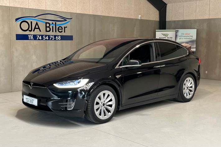 Sort Tesla Model X fra 2016