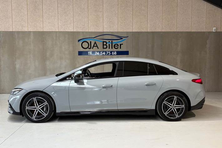 Grå Mercedes EQE300 fra 2024