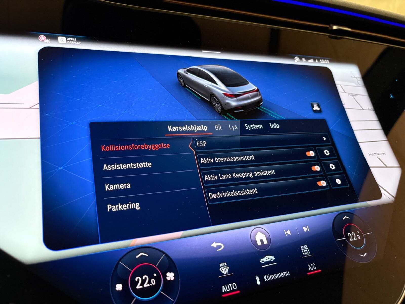 Grå Mercedes EQE300 fra 2024