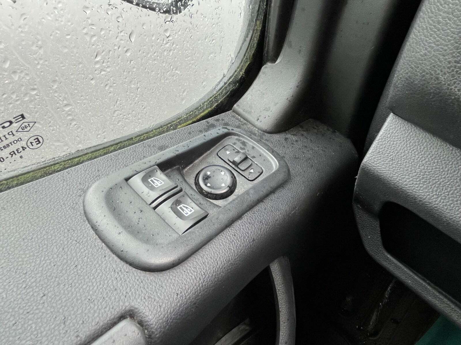 Hvid Nissan NV400 fra 2020