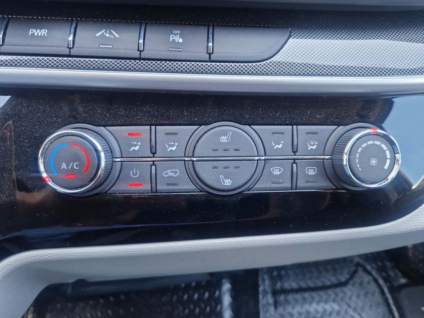 Sort Maxus e-Deliver 9 fra 2023