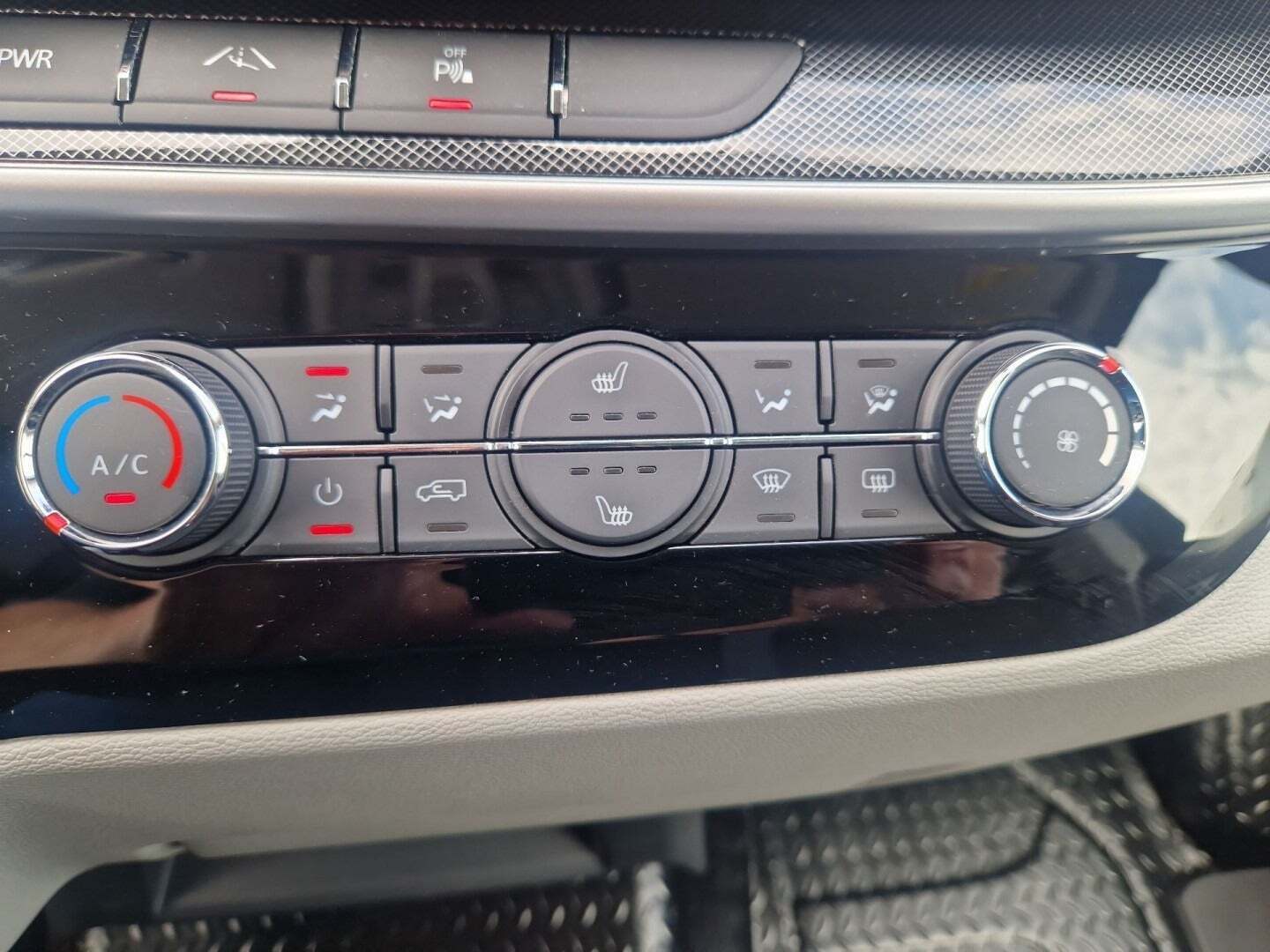 Sort Maxus e-Deliver 9 fra 2023