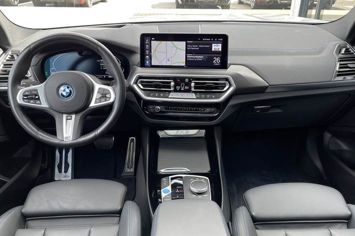 Hvid BMW iX3 fra 2024
