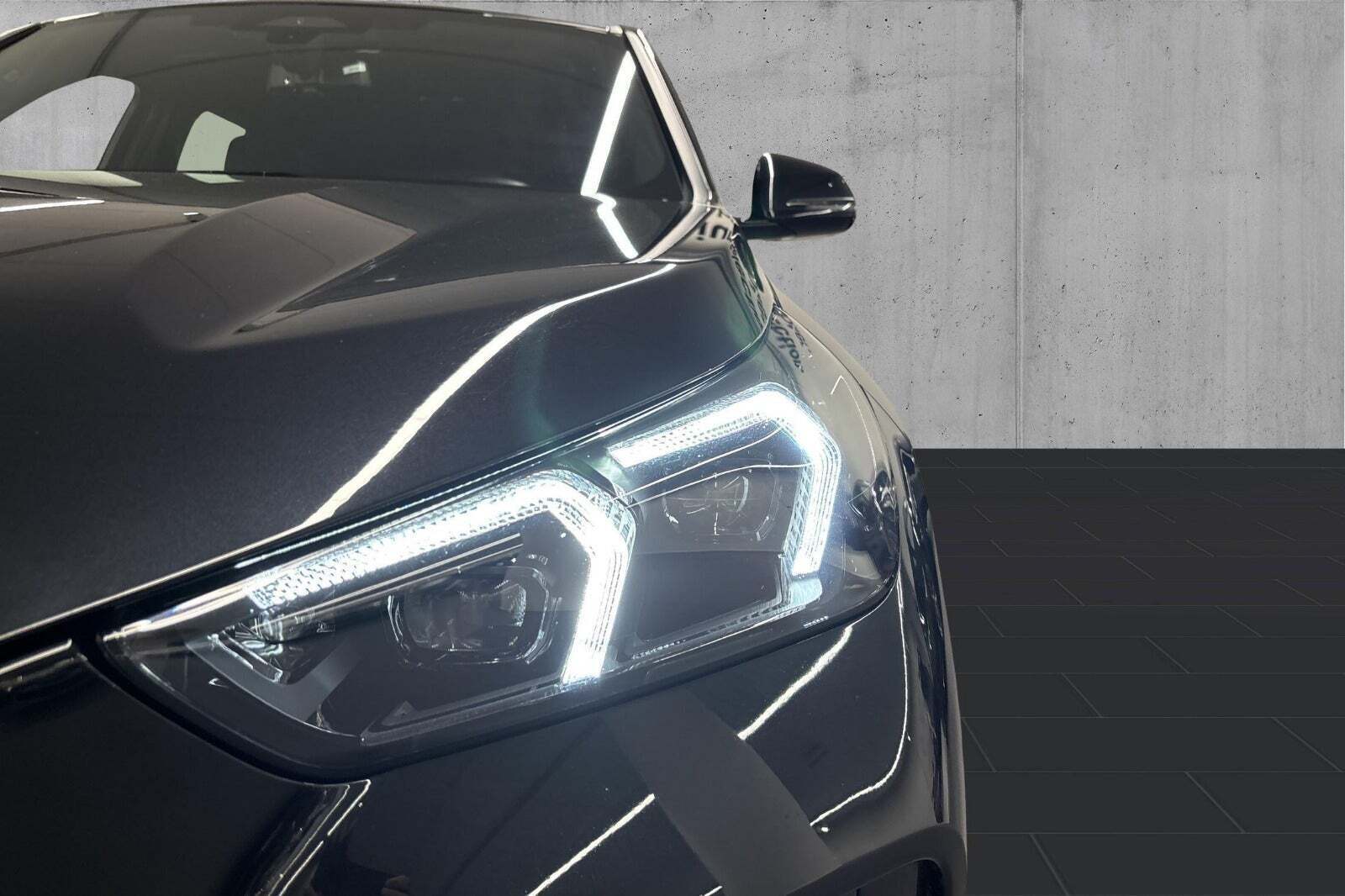 Sort BMW iX1 fra 2025