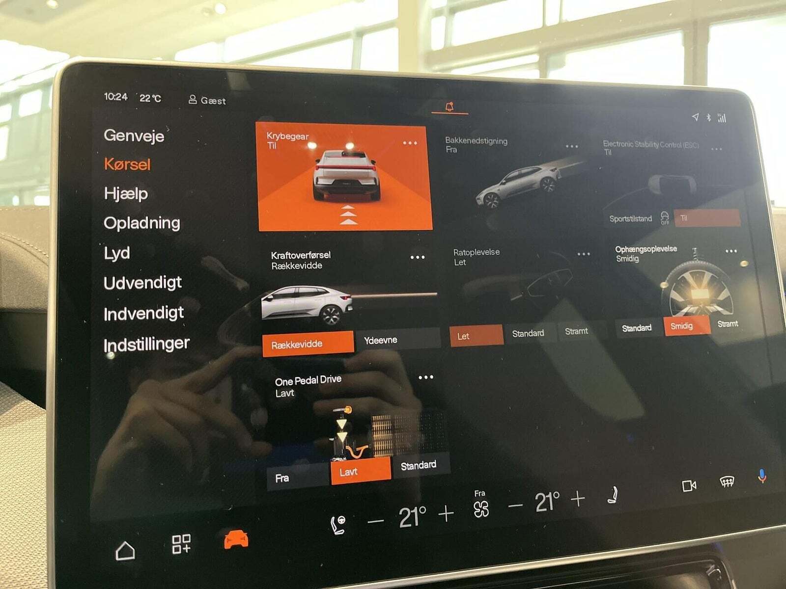 Hvid Polestar 4 fra 2025