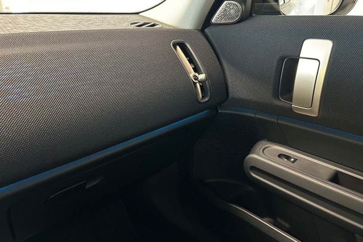 Sort Mini Countryman E fra 2025