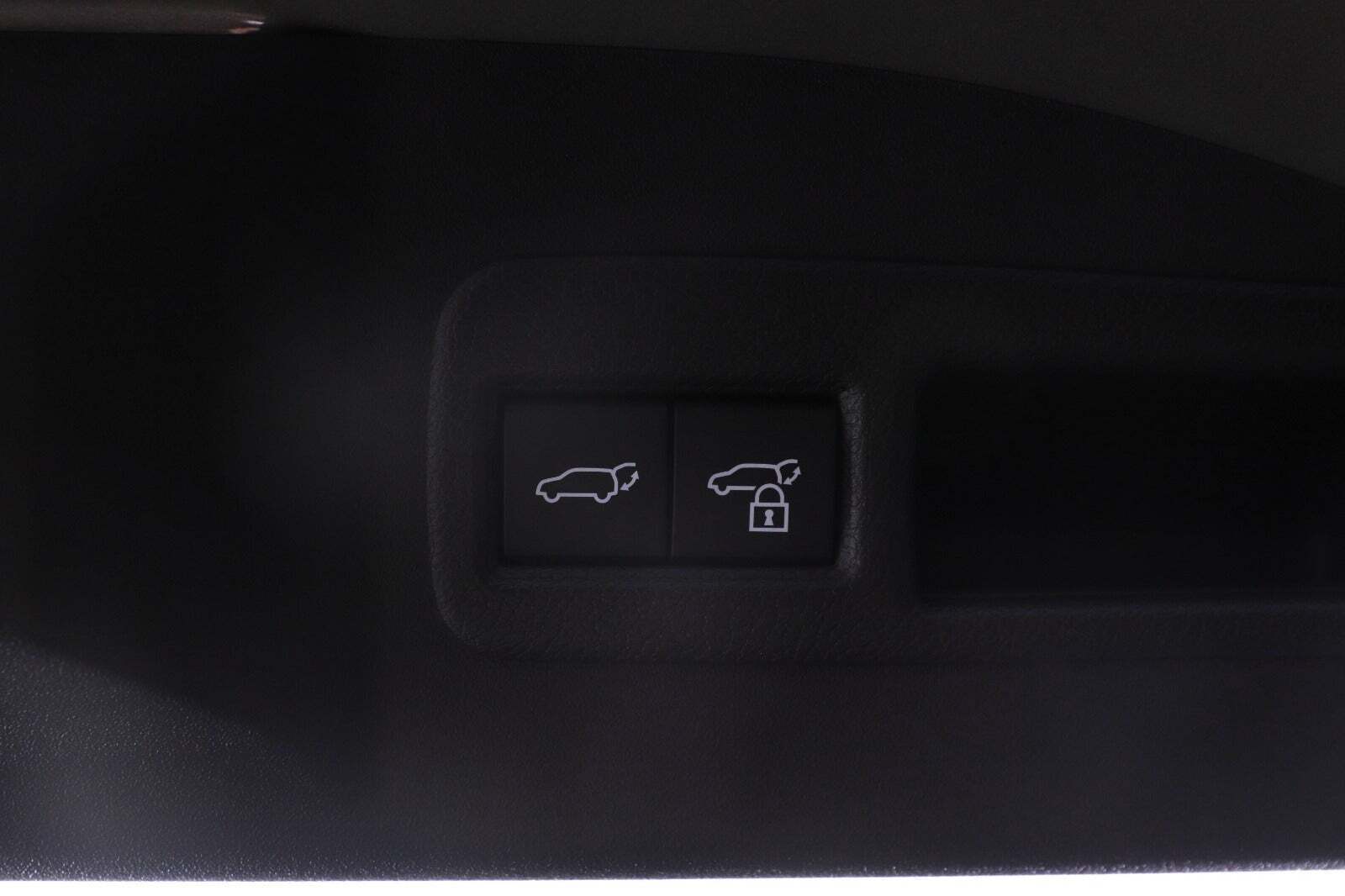 Grå Toyota BZ4X fra 2025