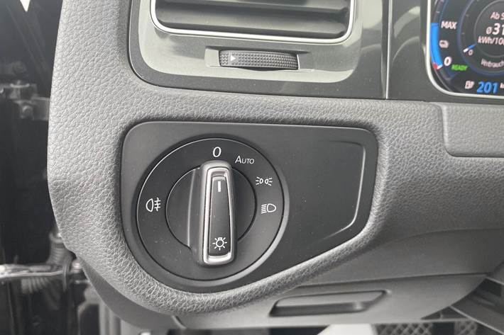 Sort VW e-Golf fra 2018 set indefra