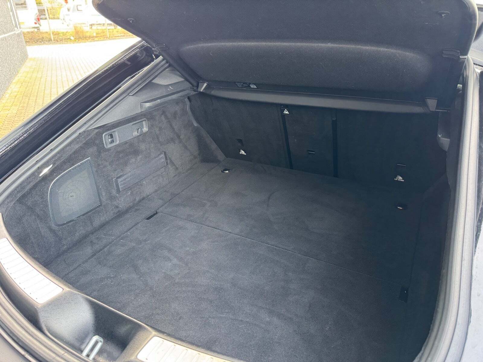 Sort Mercedes AMG GT 63 fra 2019