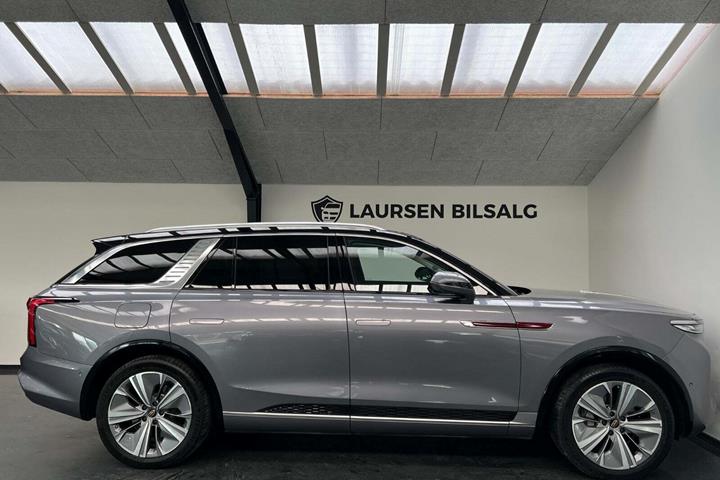 Grå Hongqi E-HS9 fra 2022