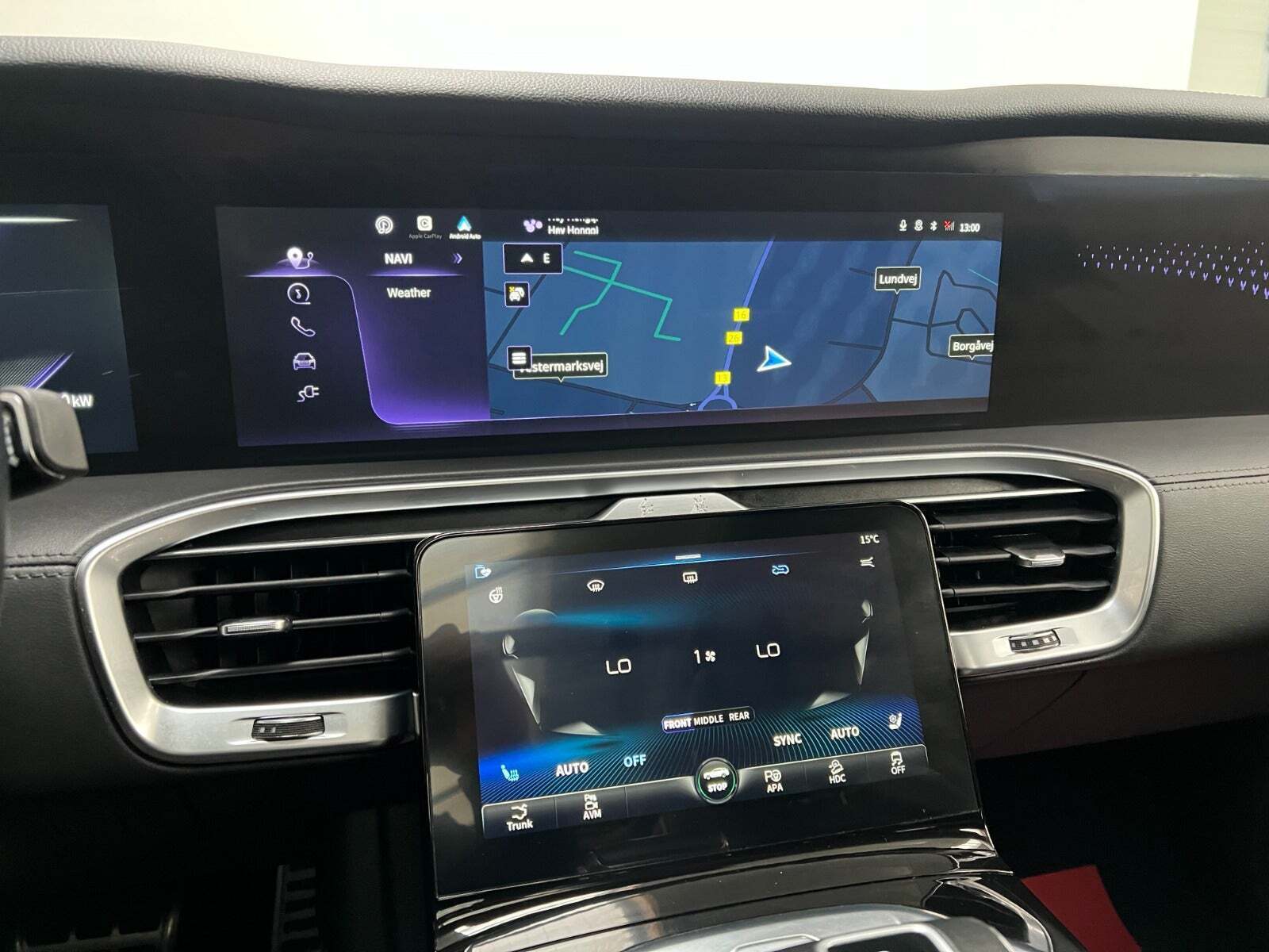 Grå Hongqi E-HS9 fra 2022