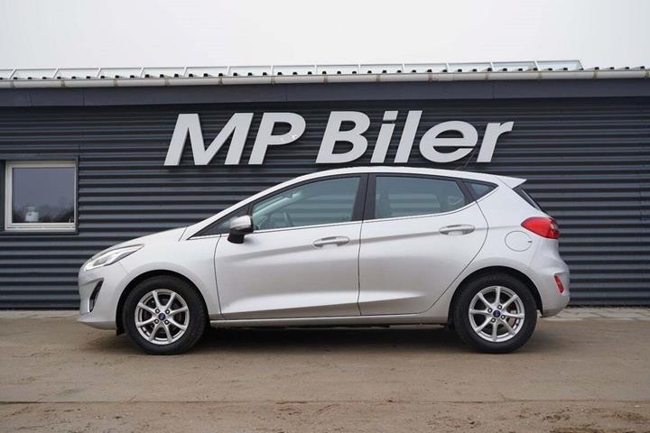 Sølv Ford Fiesta fra 2020