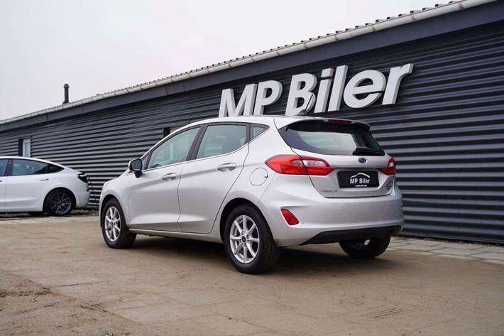 Sølv Ford Fiesta fra 2020