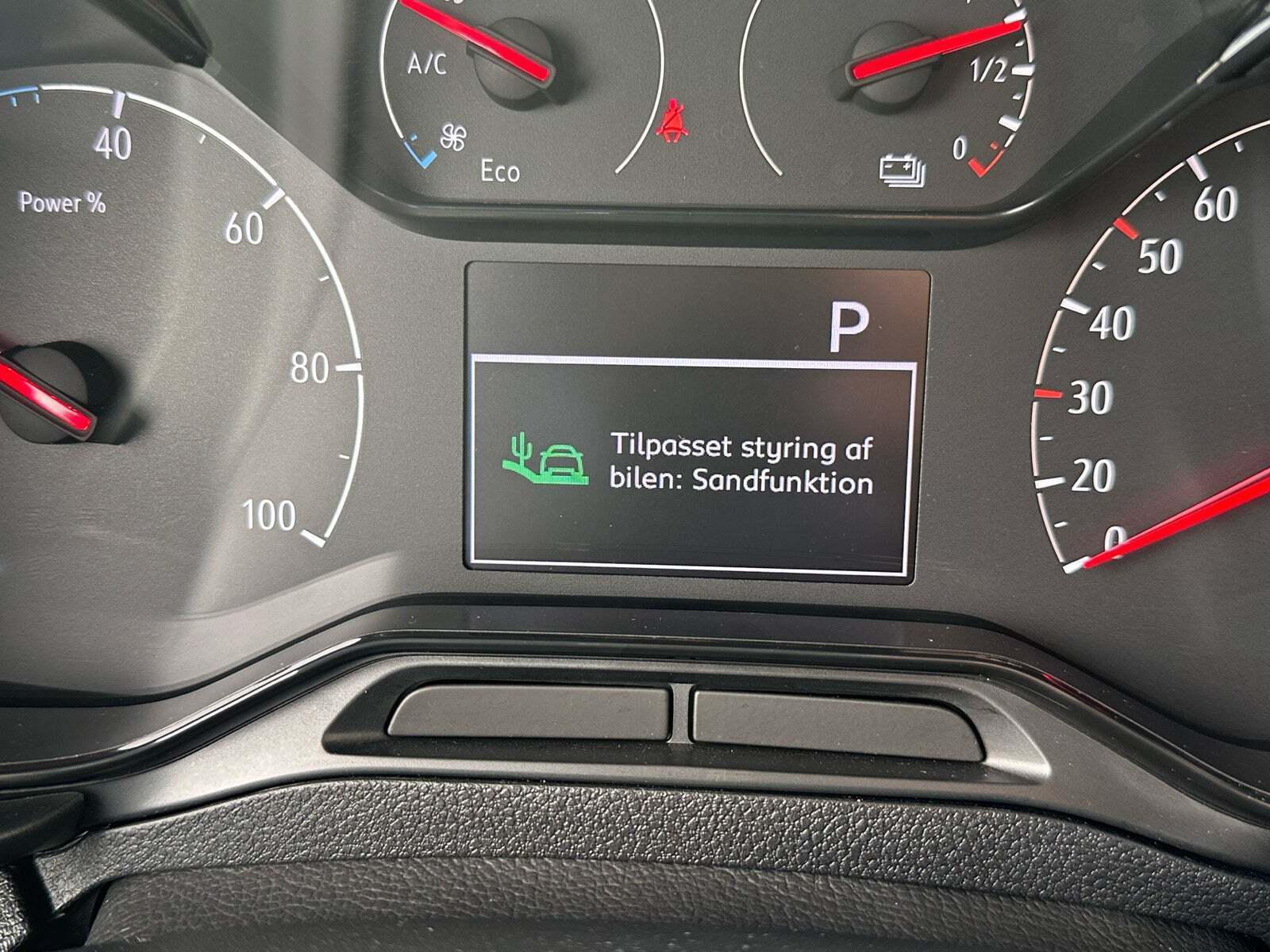 Hvid Opel Combo-e fra 2024