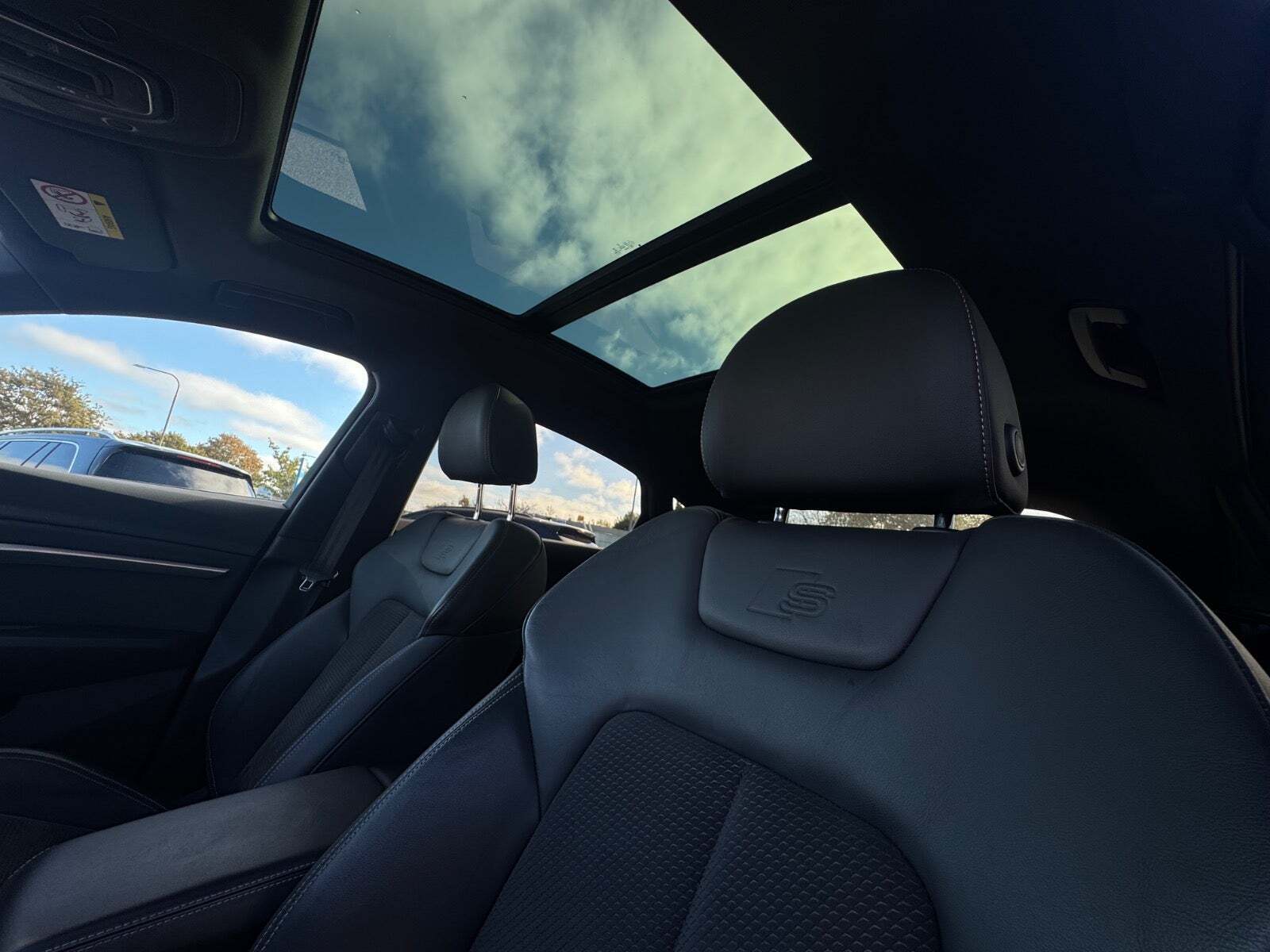 Audi e-tron 55 S-line Sportback quattro