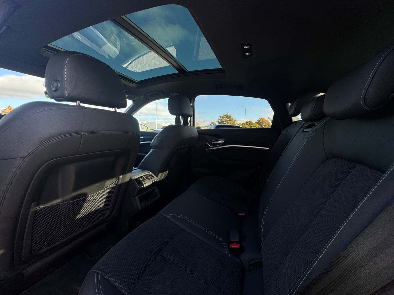 Sort Audi e-tron fra 2021