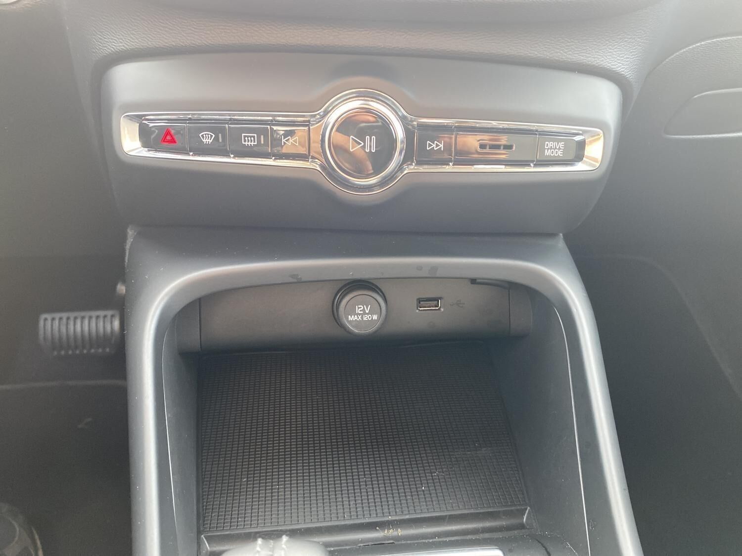 Sort Volvo XC40 fra 2020