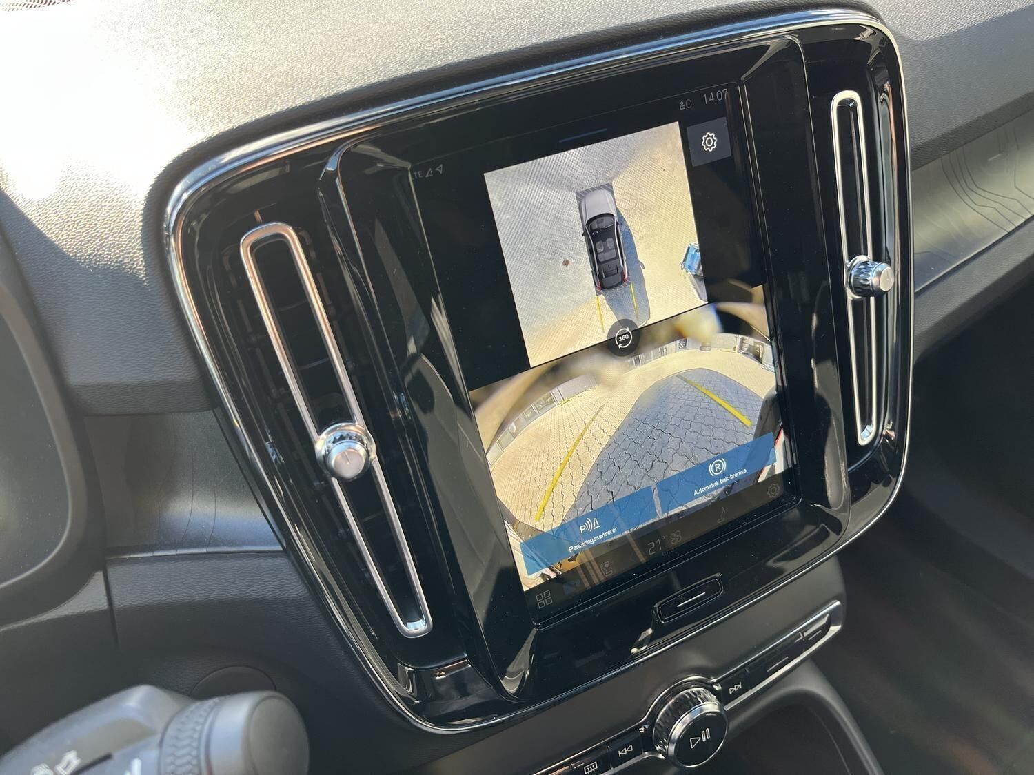 Sort Volvo EC40 fra 2025