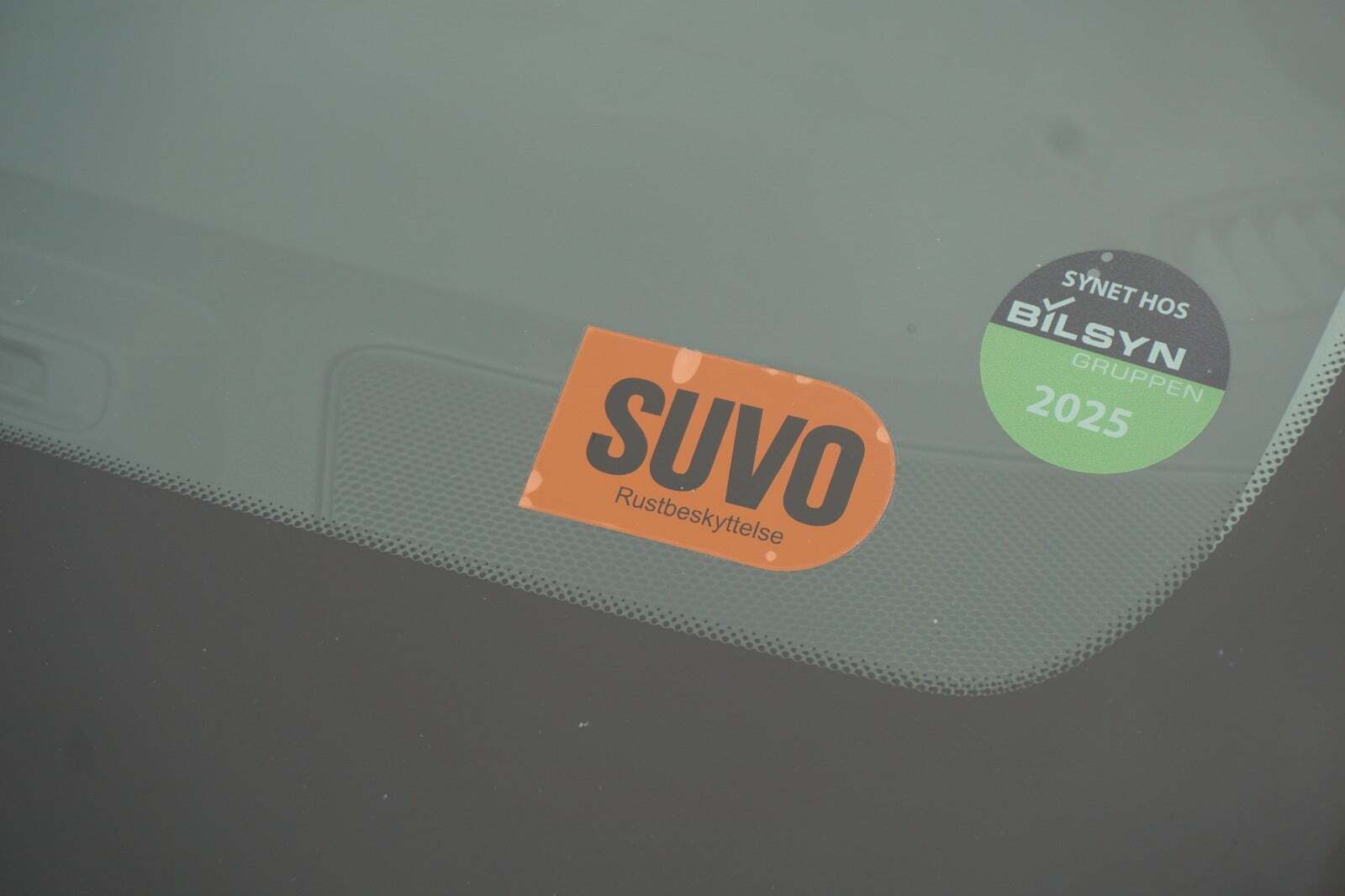 Grå Kia Niro fra 2019